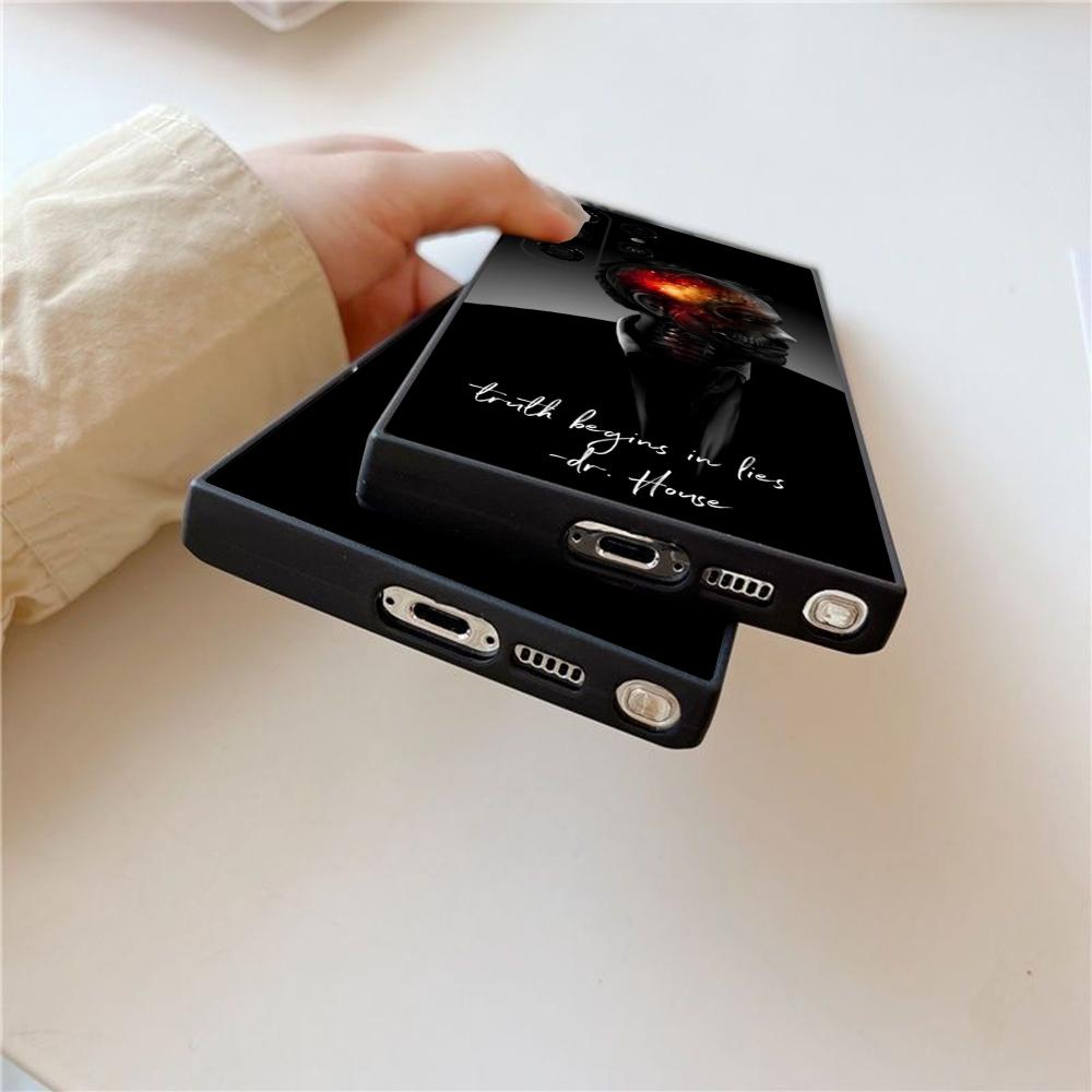 جراب هاتف بتصميم فيلم دي-دراي  - مراجعة Phone Cases H&M وسعره