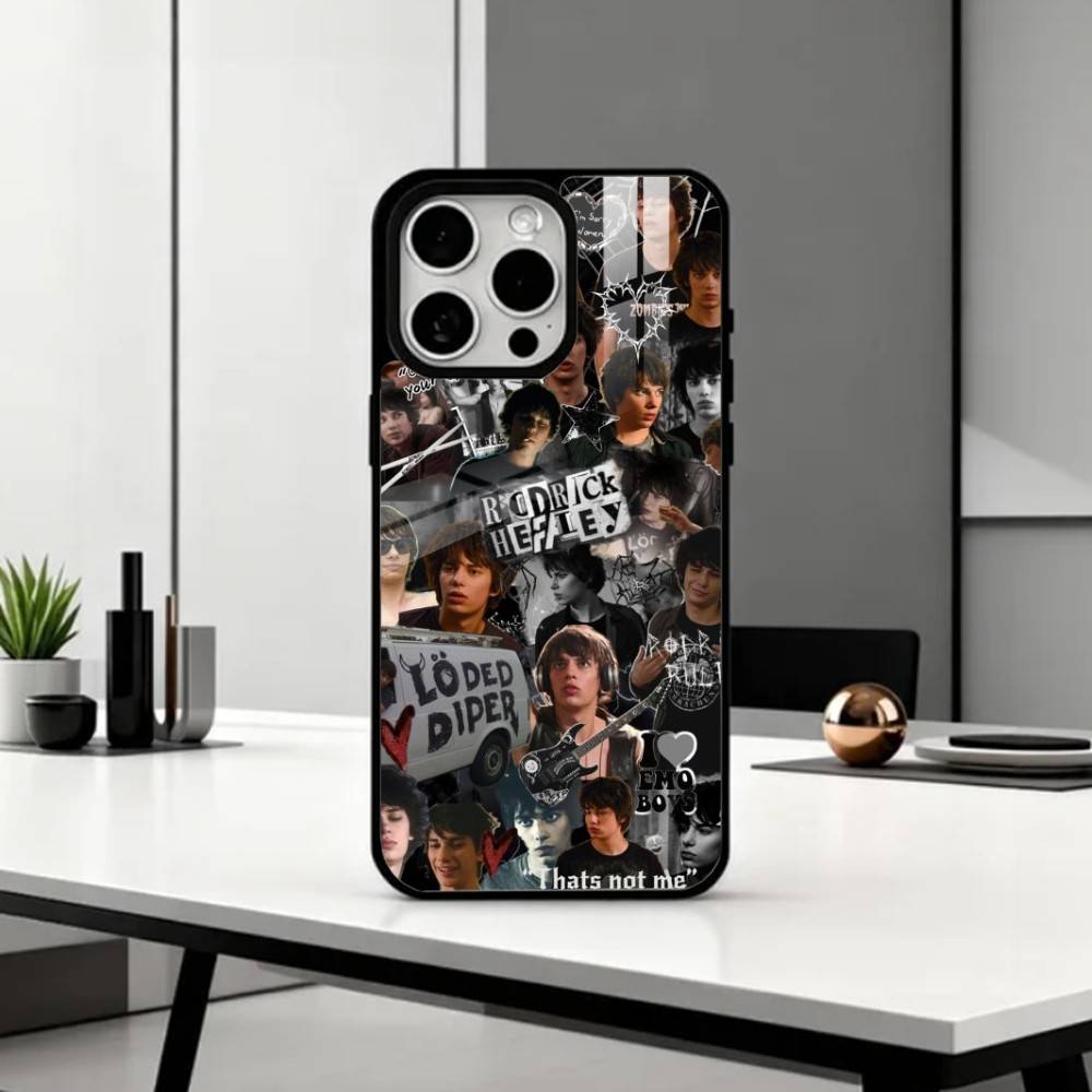 حافظة هاتف R-Rodrick H-Heffley - مراجعة Phone Cases H&M وسعره